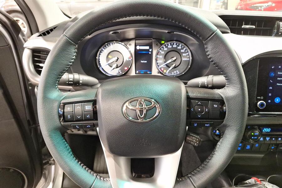 Toyota Hilux vaihtoauto