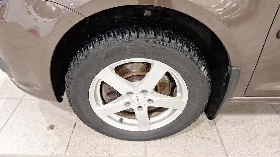 Volkswagen Caddy Maxi vaihtoauto