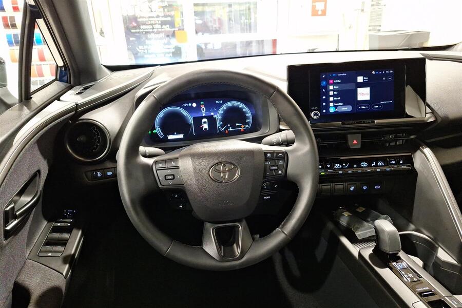 Toyota C-HR vaihtoauto