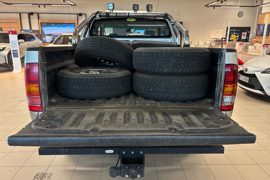 Toyota Hilux vaihtoauto