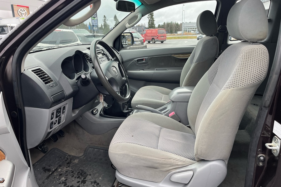 Toyota Hilux vaihtoauto