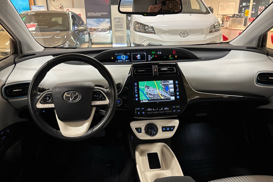 Toyota Prius Plug-in vaihtoauto