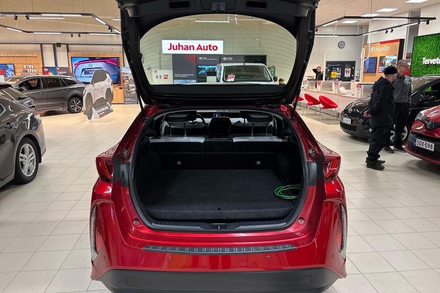 Toyota Prius Plug-in vaihtoauto