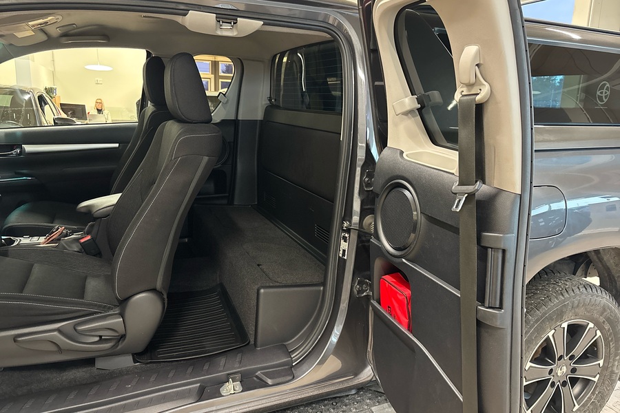 Toyota Hilux vaihtoauto