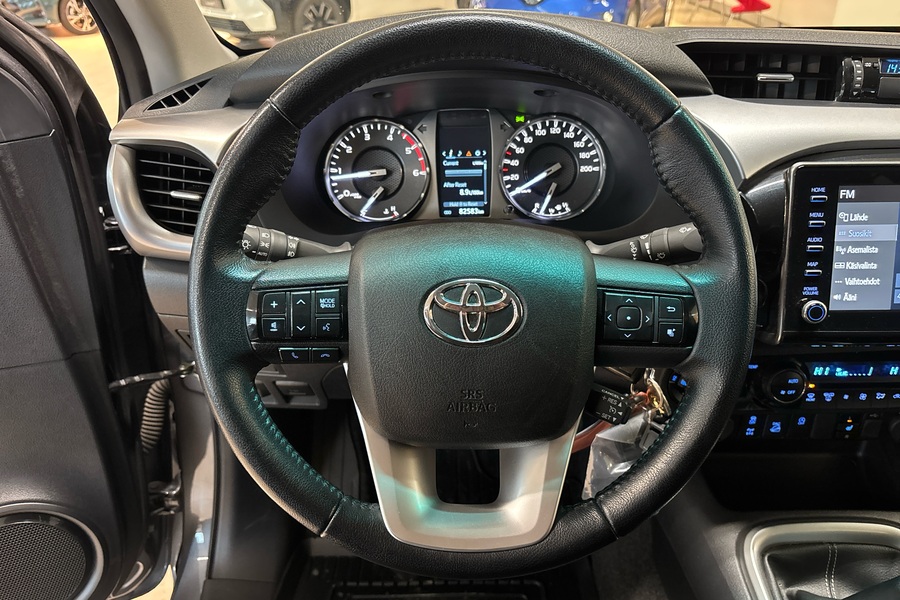 Toyota Hilux vaihtoauto