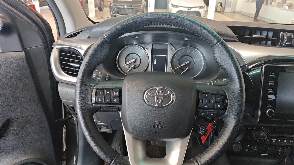 Toyota Hilux vaihtoauto