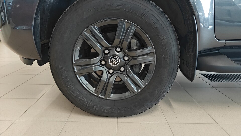 Toyota Hilux vaihtoauto