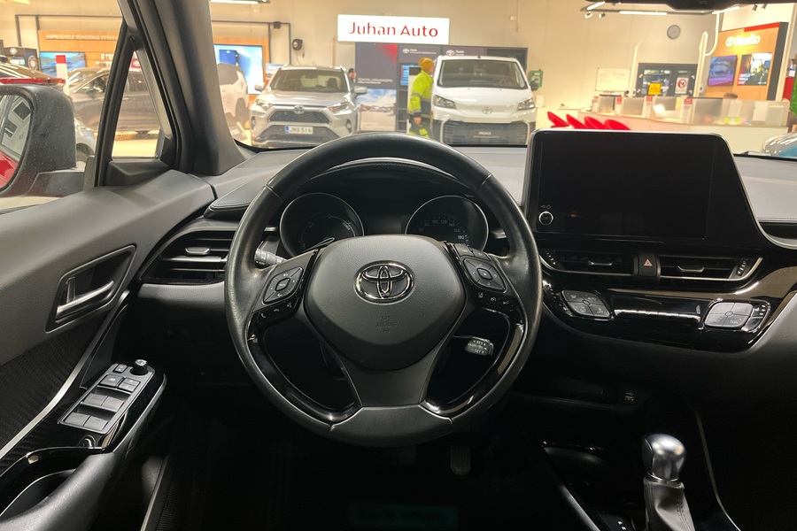 Toyota C-HR vaihtoauto