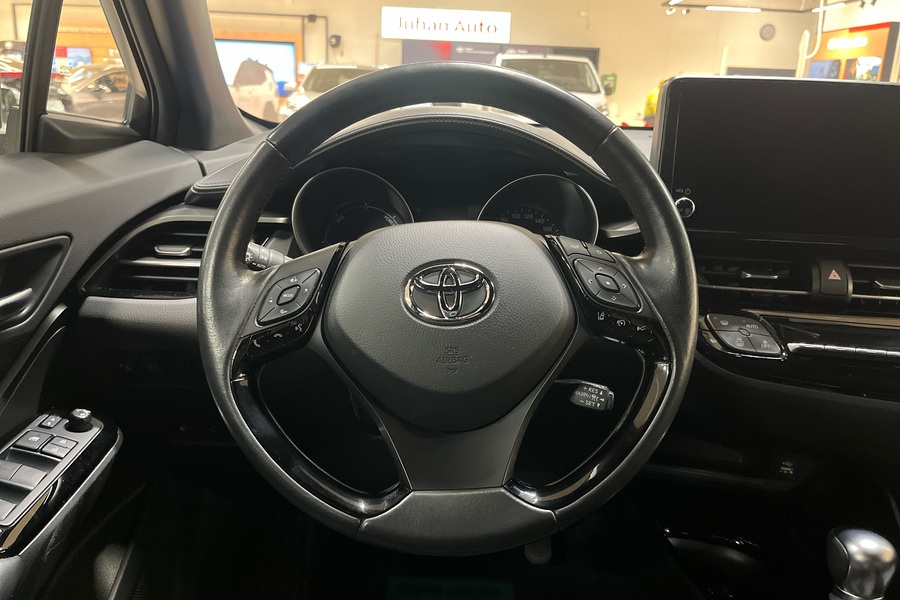 Toyota C-HR vaihtoauto