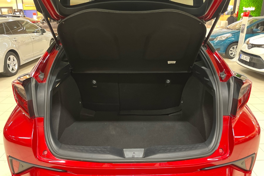 Toyota C-HR vaihtoauto