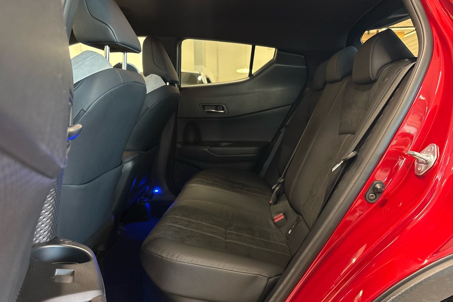 Toyota C-HR vaihtoauto