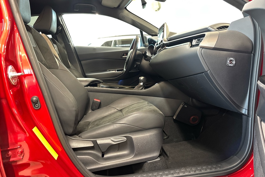 Toyota C-HR vaihtoauto