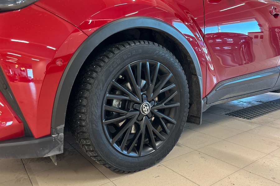 Toyota C-HR vaihtoauto