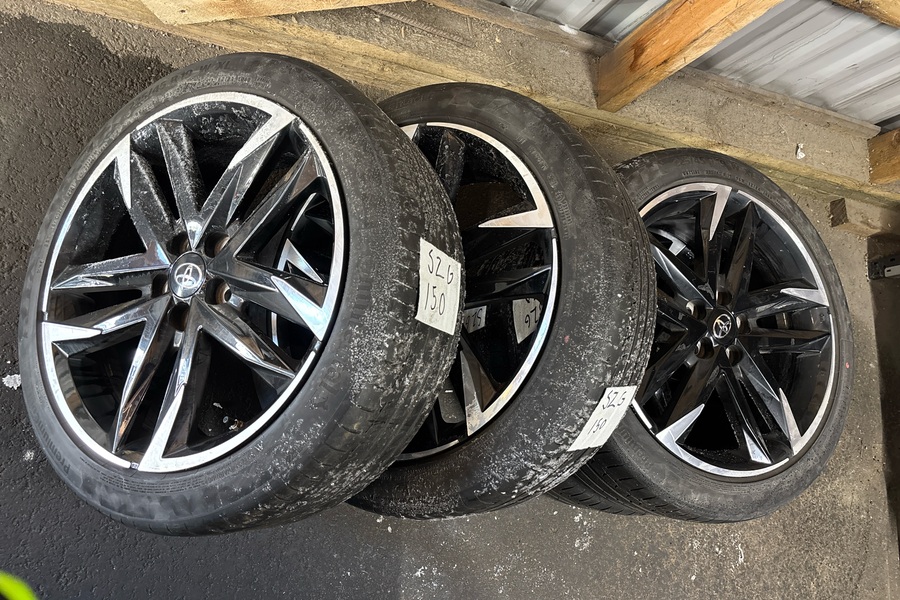 Toyota C-HR vaihtoauto