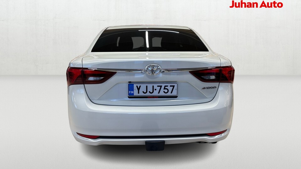 Toyota Avensis vaihtoauto