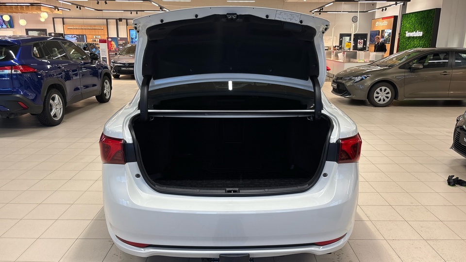 Toyota Avensis vaihtoauto