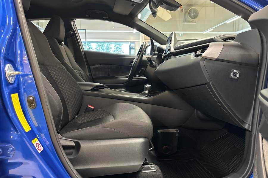 Toyota C-HR vaihtoauto