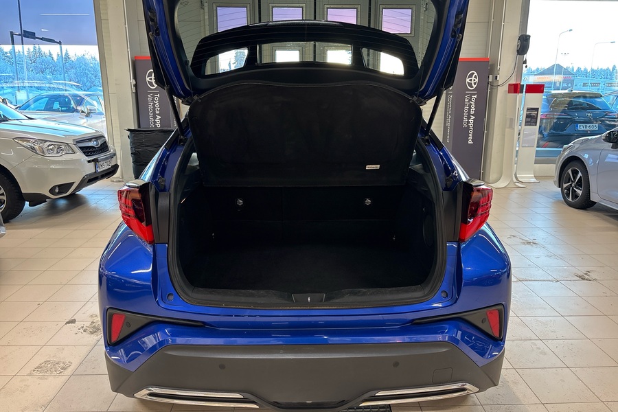 Toyota C-HR vaihtoauto