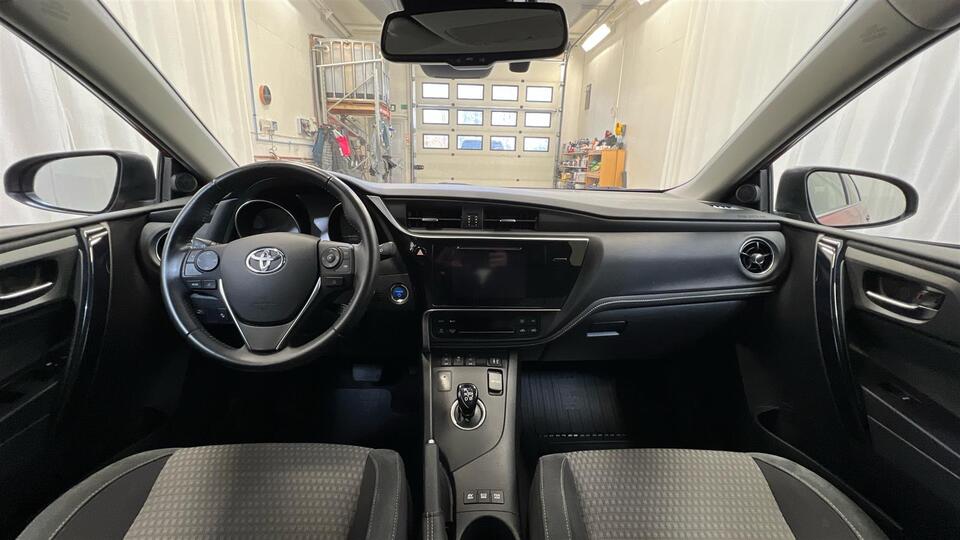Toyota Auris vaihtoauto