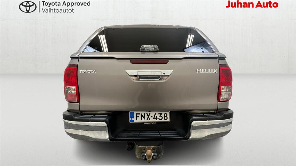 Toyota Hilux vaihtoauto