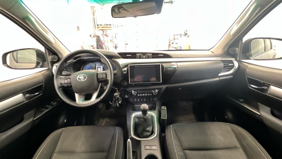 Toyota Hilux vaihtoauto