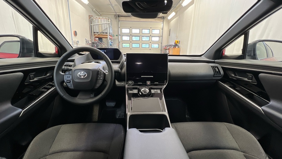 Toyota bZ4X vaihtoauto