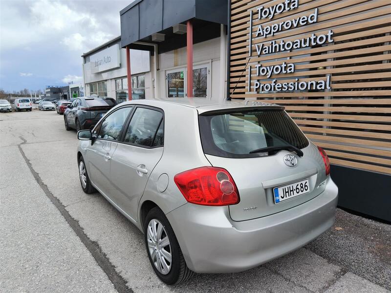 Toyota Auris vaihtoauto