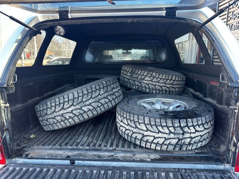 Toyota Hilux vaihtoauto