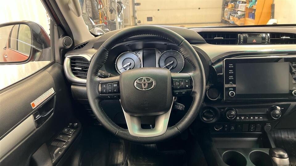 Toyota Hilux vaihtoauto