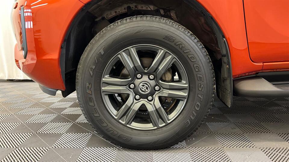 Toyota Hilux vaihtoauto