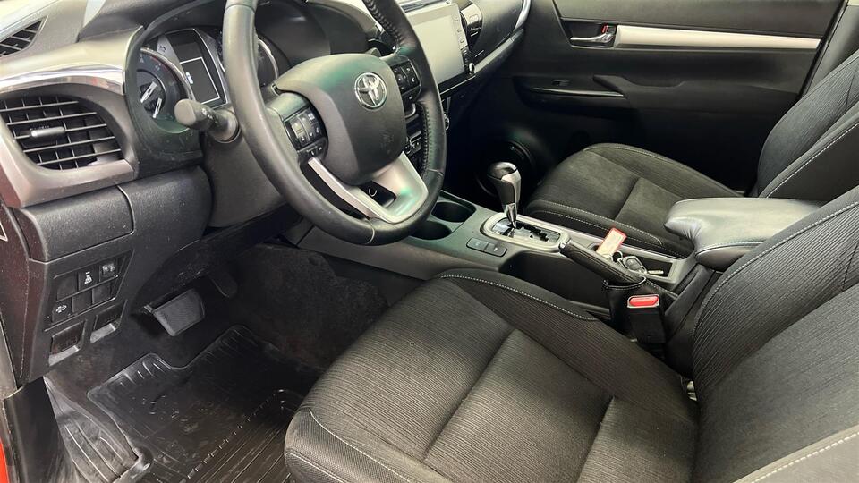 Toyota Hilux vaihtoauto