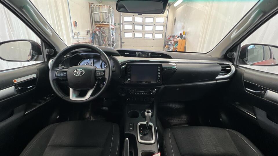 Toyota Hilux vaihtoauto