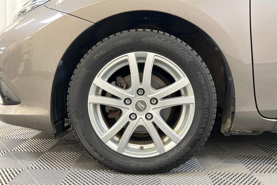 Toyota Auris vaihtoauto