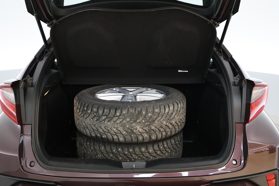 Toyota C-HR vaihtoauto