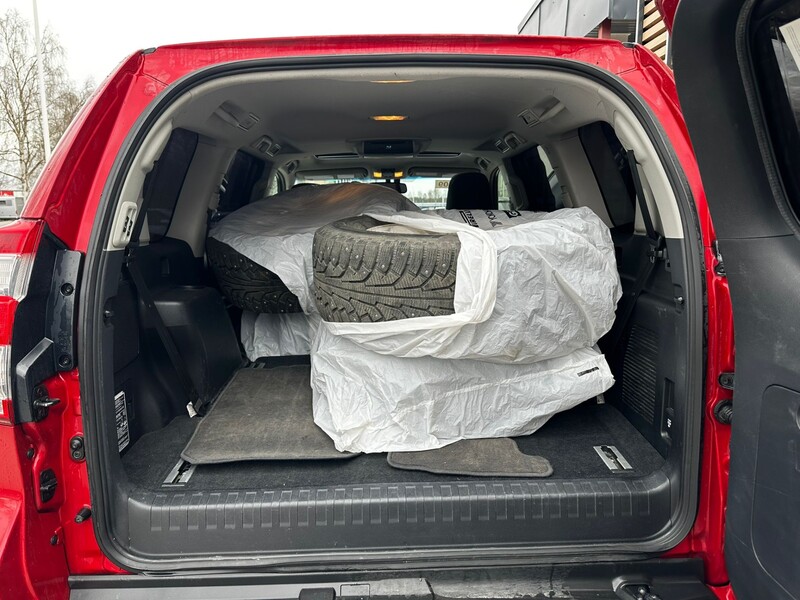 Toyota Land Cruiser vaihtoauto