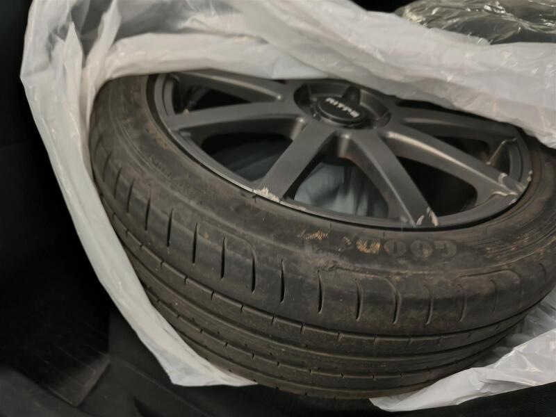 Toyota Prius Plug-in vaihtoauto