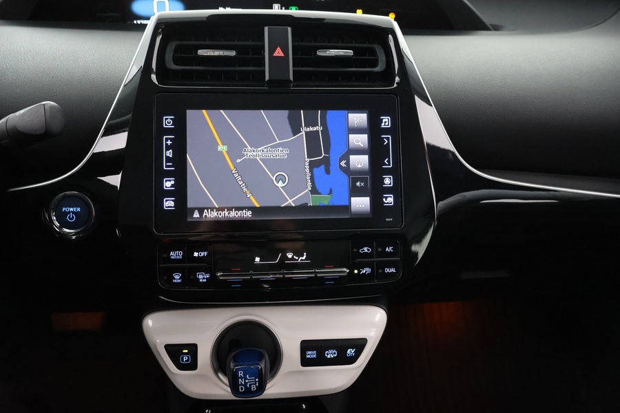 Toyota Prius Plug-in vaihtoauto
