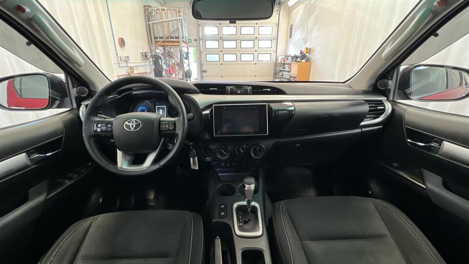 Toyota Hilux vaihtoauto