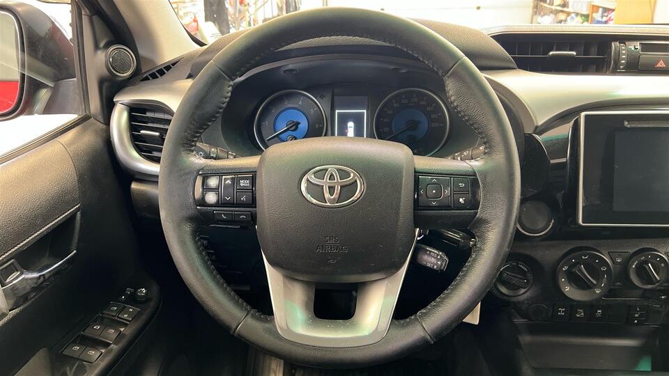 Toyota Hilux vaihtoauto