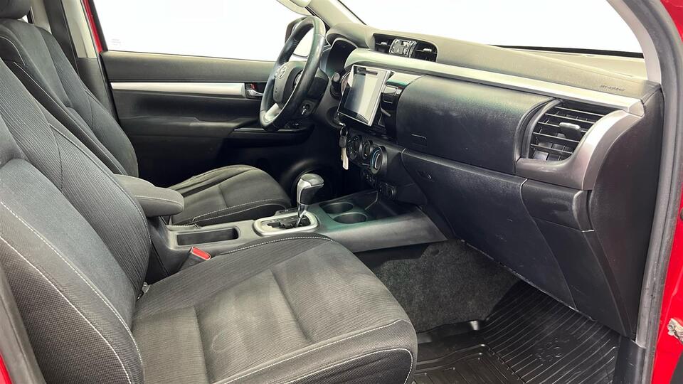 Toyota Hilux vaihtoauto