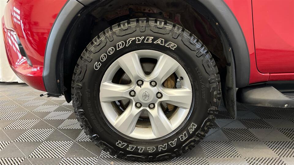 Toyota Hilux vaihtoauto