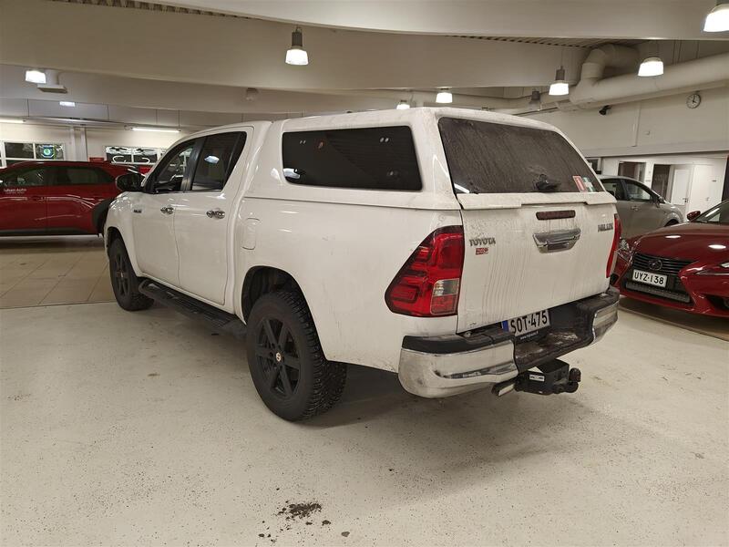 Toyota Hilux vaihtoauto