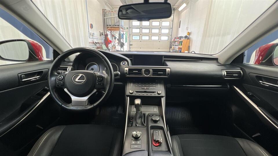 Lexus IS vaihtoauto