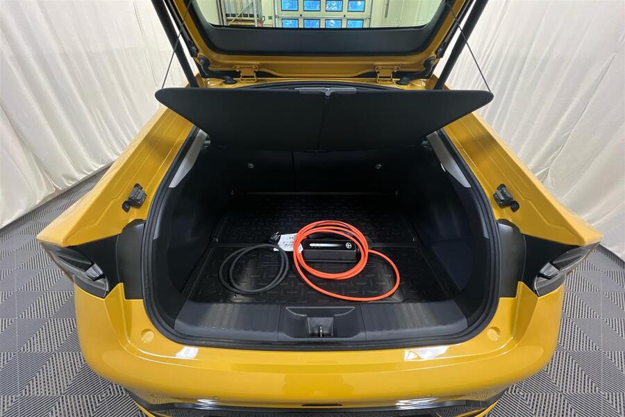 Toyota Prius Plug-in vaihtoauto