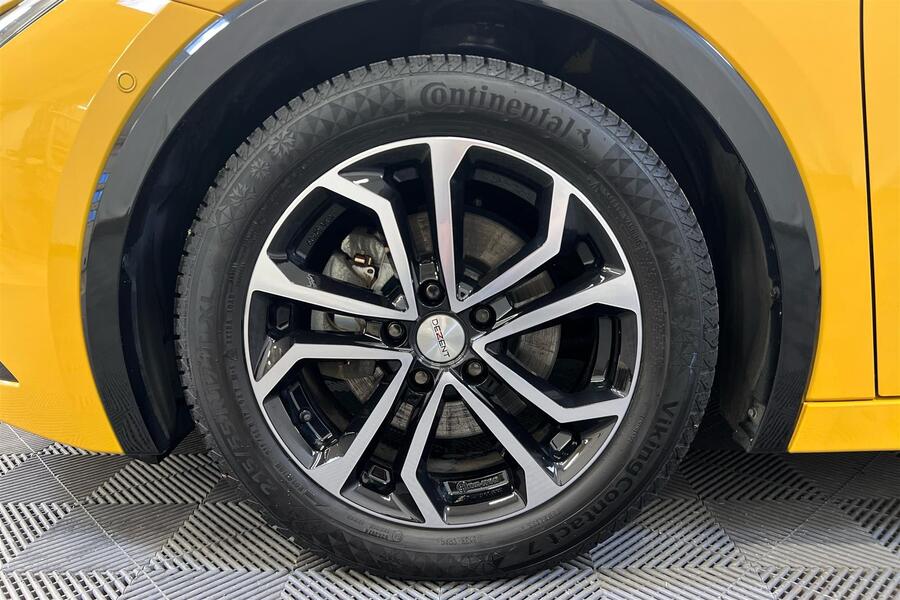 Toyota Prius Plug-in vaihtoauto