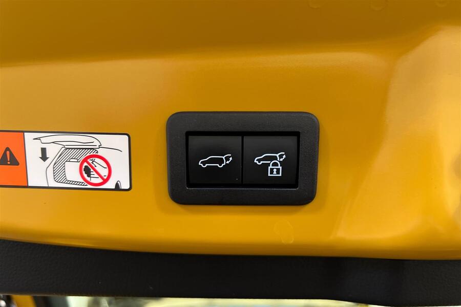 Toyota Prius Plug-in vaihtoauto