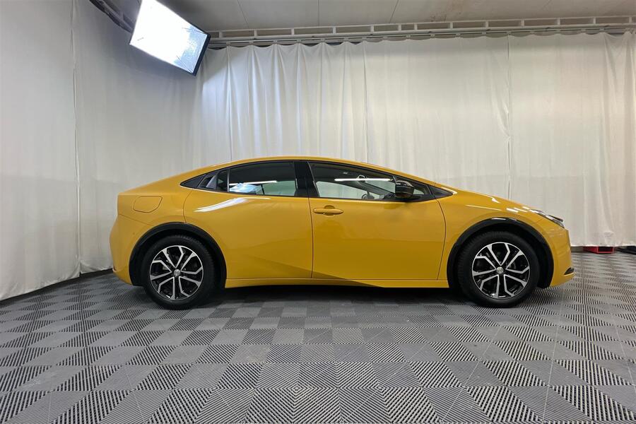 Toyota Prius Plug-in vaihtoauto