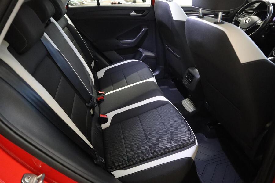 Volkswagen T-Roc vaihtoauto