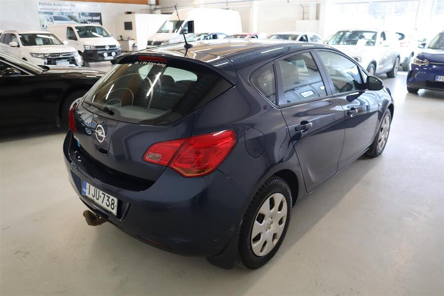 Opel Astra vaihtoauto