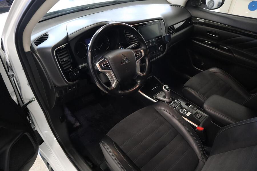 Mitsubishi Outlander vaihtoauto